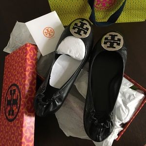 Tory Burch lady’s Reva ballerinas